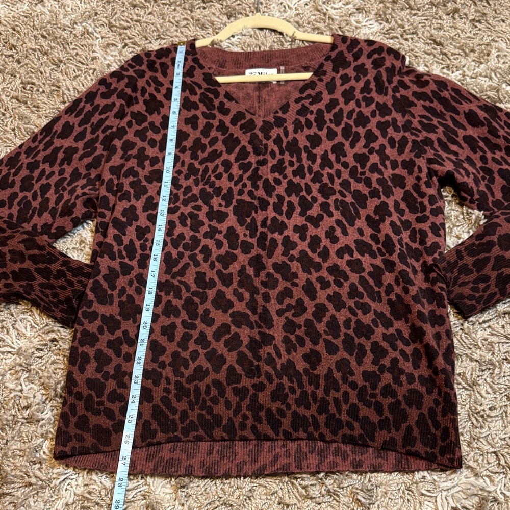 27 Miles V-Neck Cashmere Leopard Print Sweater size Large - Picture 10 of 12